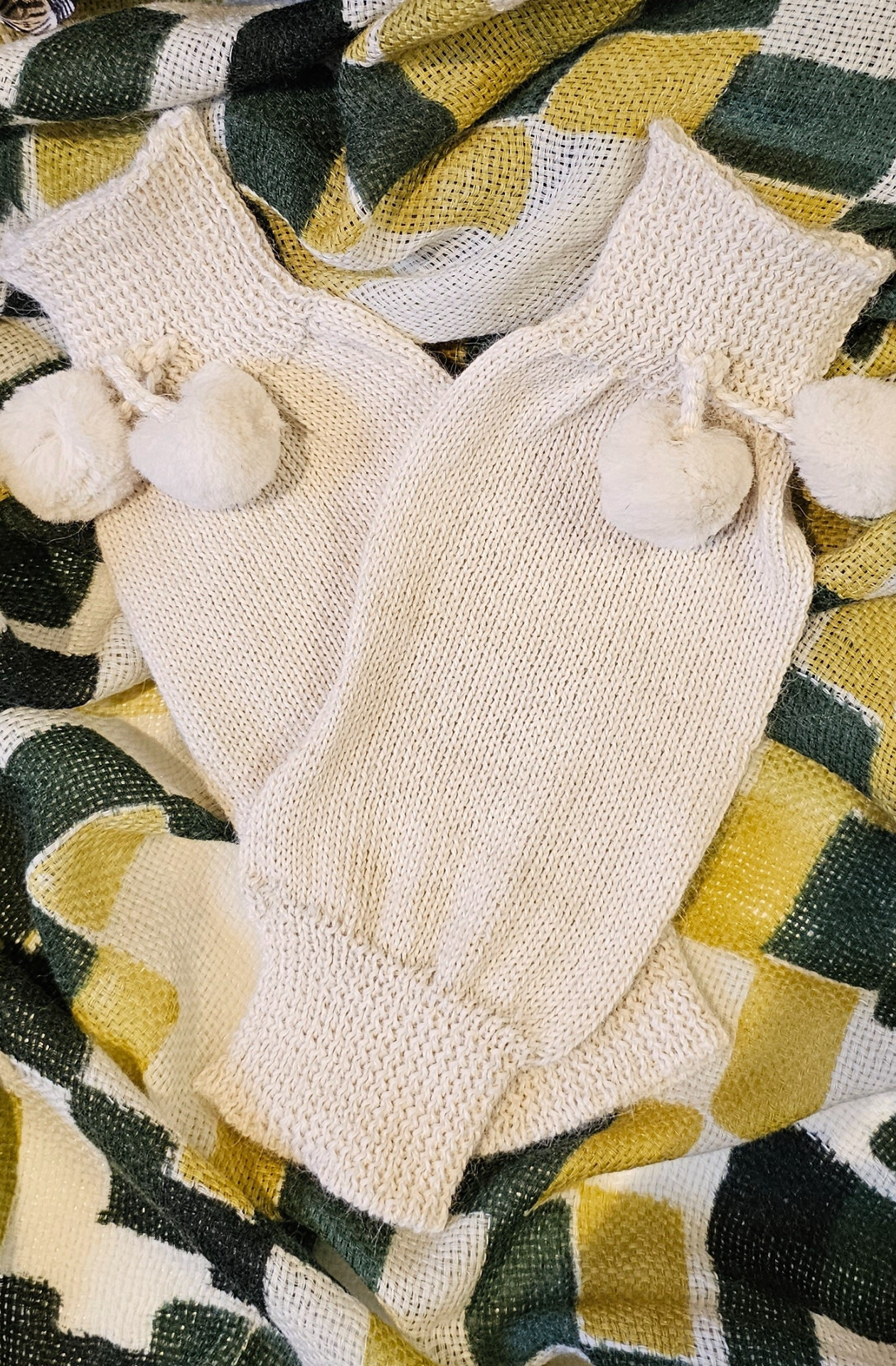 Baby Alpaca Wrist or Arm Warmers, handknitted in Peru.