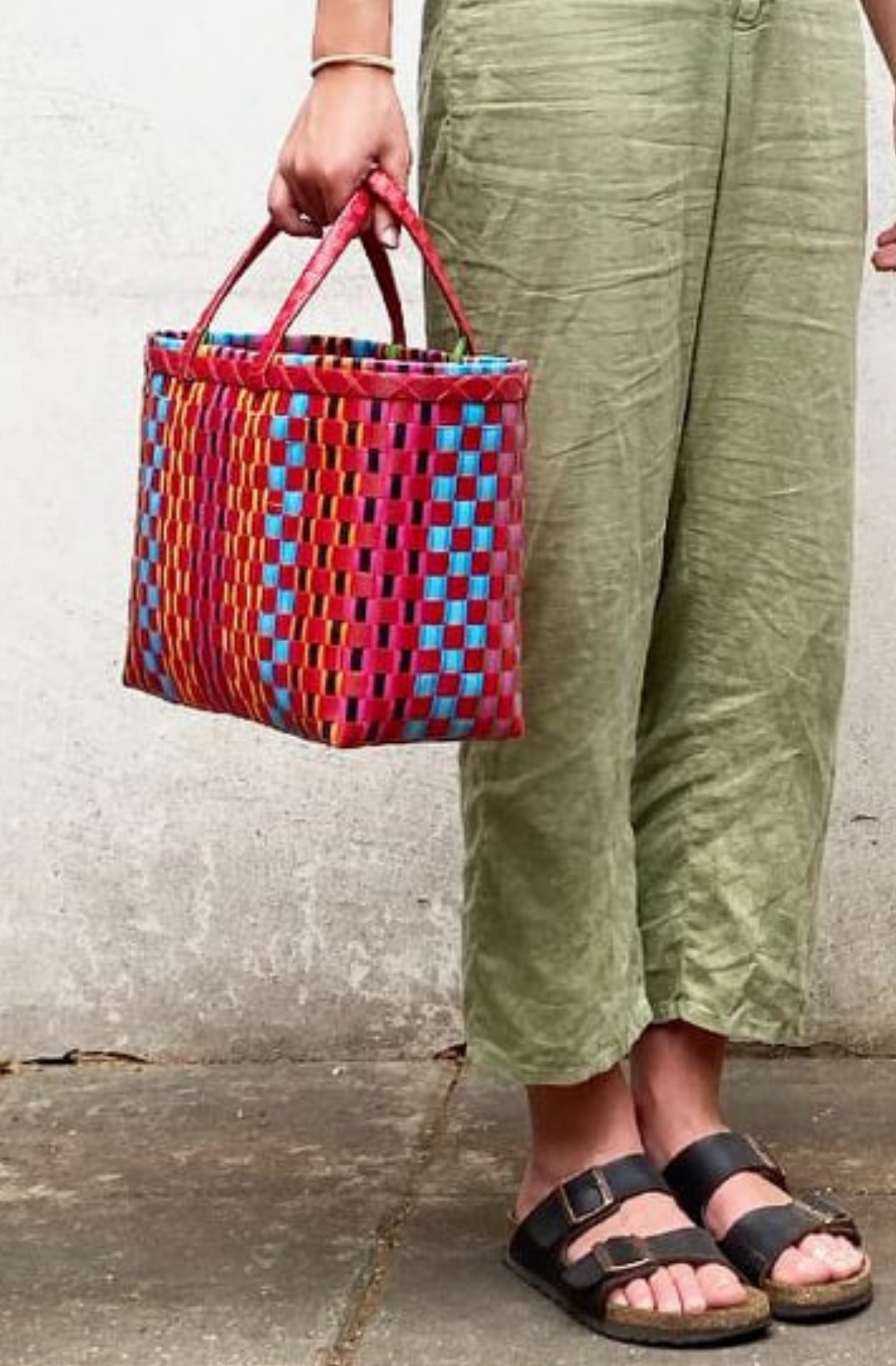 Pali Basket showing a model with small size market