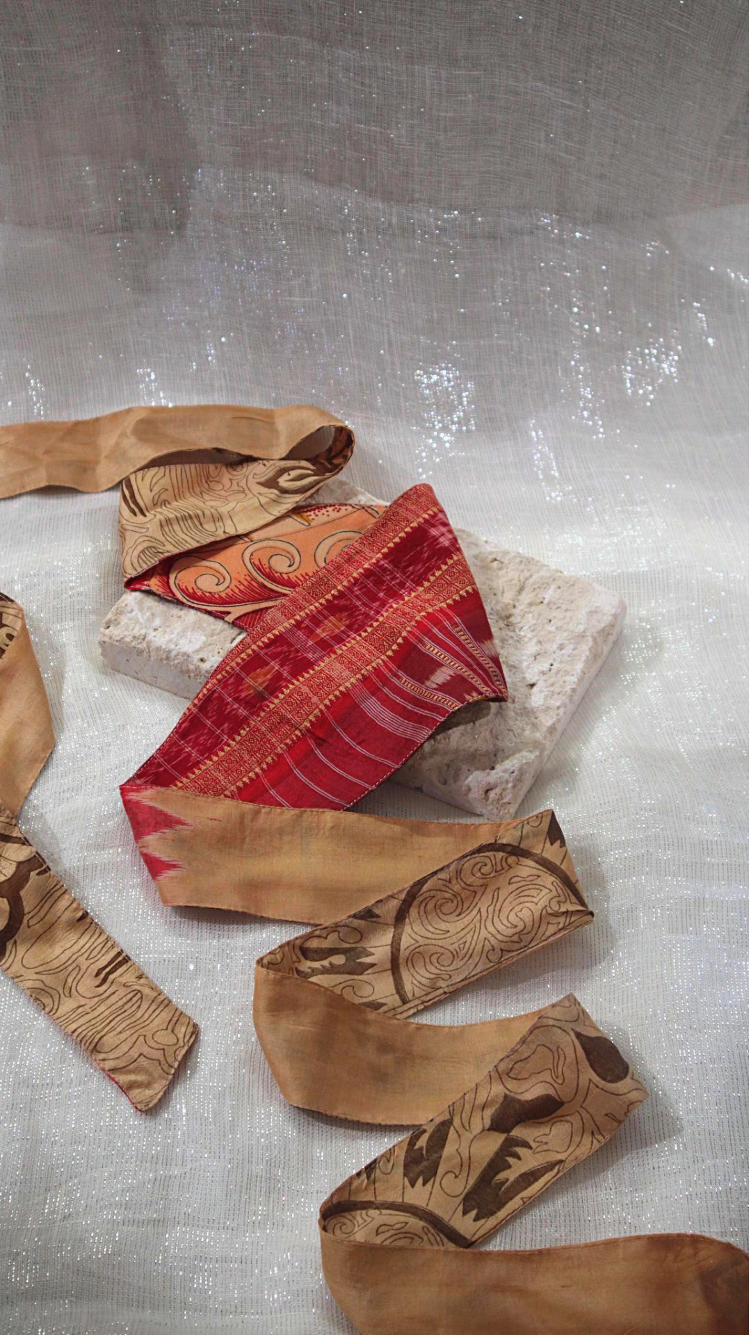 The Dreamer vintage sari (100%) silk Obi, to adorn your waist. One size.