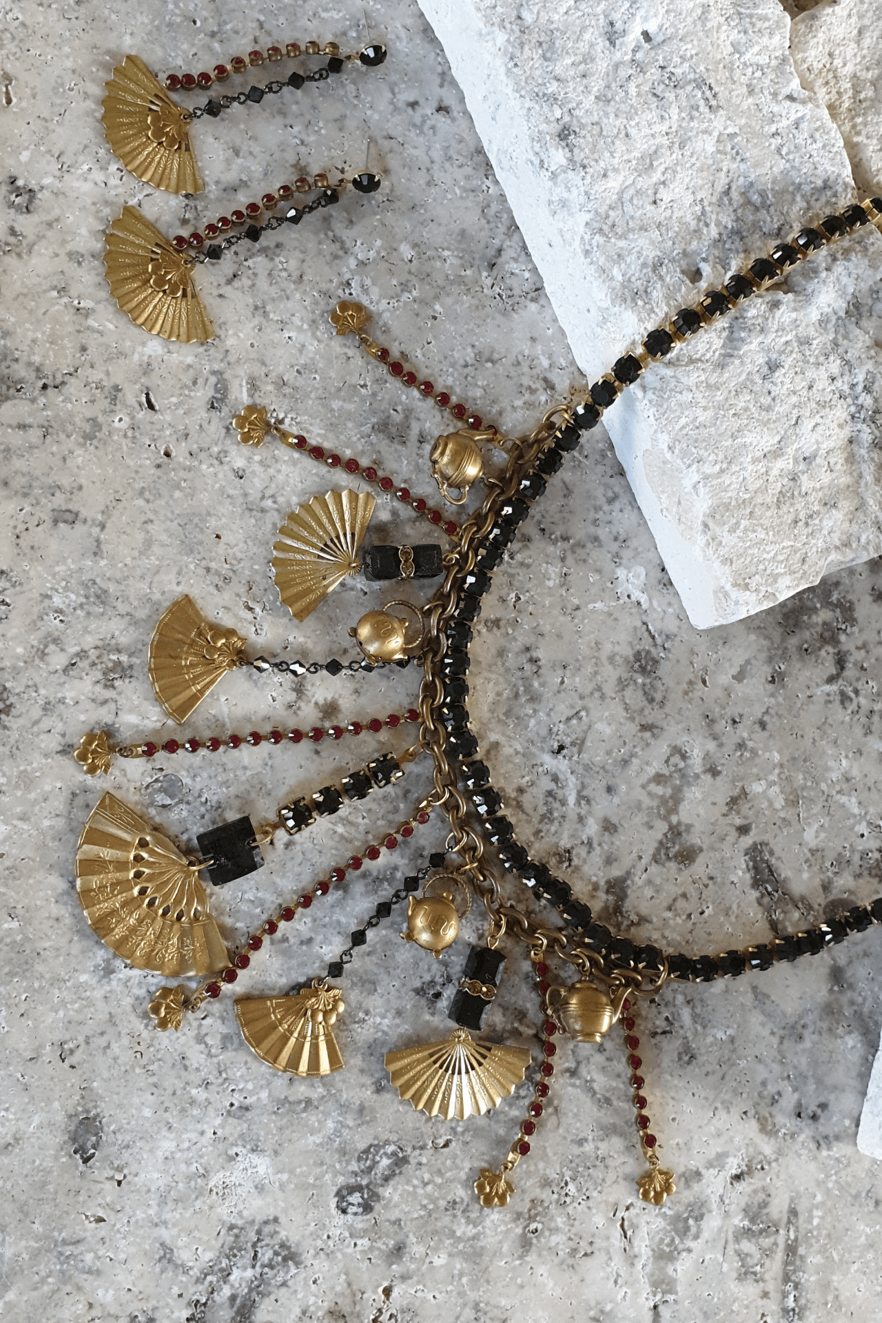 Wilde At Heart Burlesque Necklace pays tribute to exotic Burlesque dancers